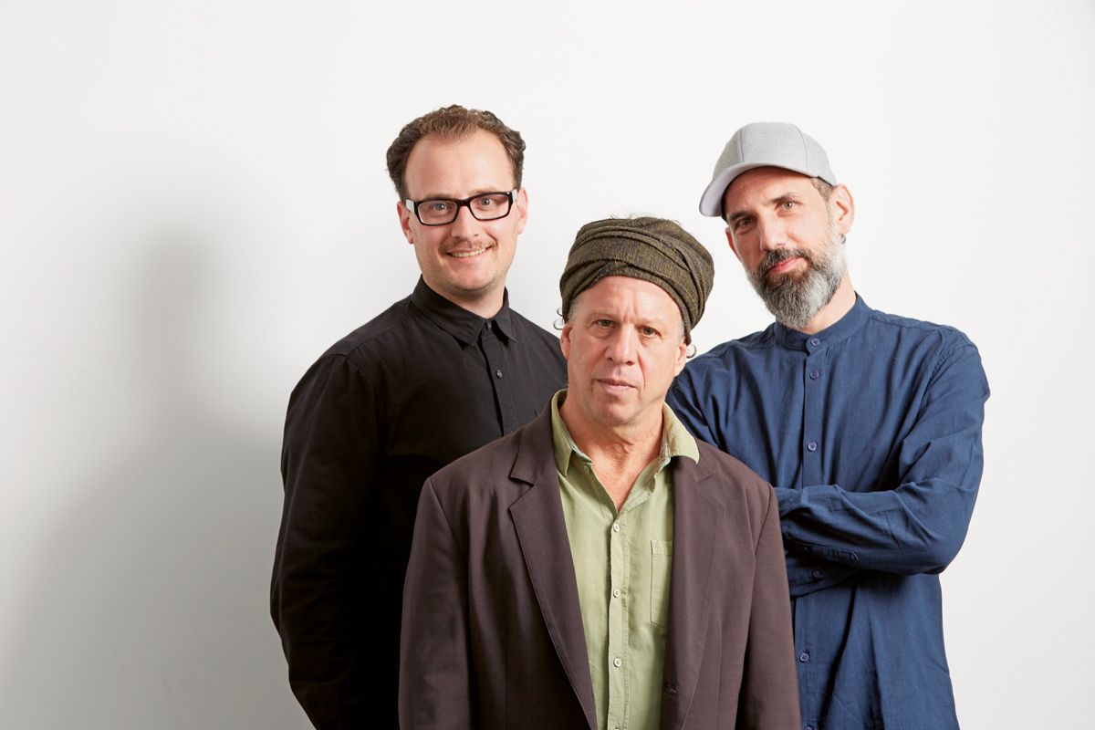 Intakt CD 375

OMRI ZIEGELE WHERE'S AFRICA
THAT HAT

Omri Ziegele: Alto Saxophone, Uzbek Flute, Vocals
Yves Theiler: Keyboards, Reed Organ
Dario Sisera: Percussion, Drums Photo by Heinz Unger