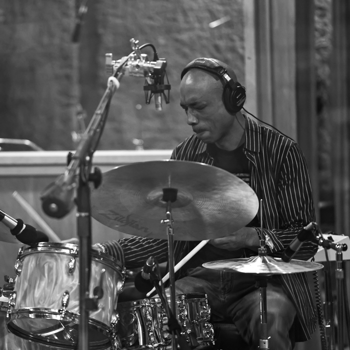 Photos Intakt CD 394 DAVID VIRELLES
WITH BEN STREET AND ERIC McPHERSON
CARTA