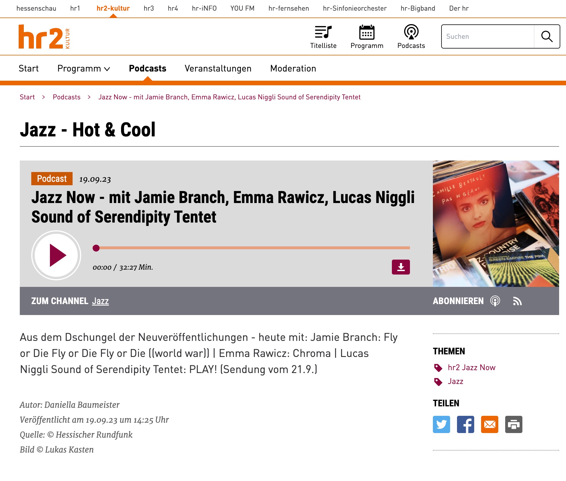From the jungle of new releases - today with: Jamie Branch: Fly or Die Fly or Die Fly or Die ((world war)) | Emma Rawicz: Chroma | Lucas Niggli Sound of Serendipity Tentet: PLAY! (Broadcast from September 21st)